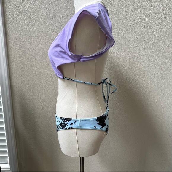 NWOT Plunging Neckline Two-Piece Bikini Set - Picture 3 of 7